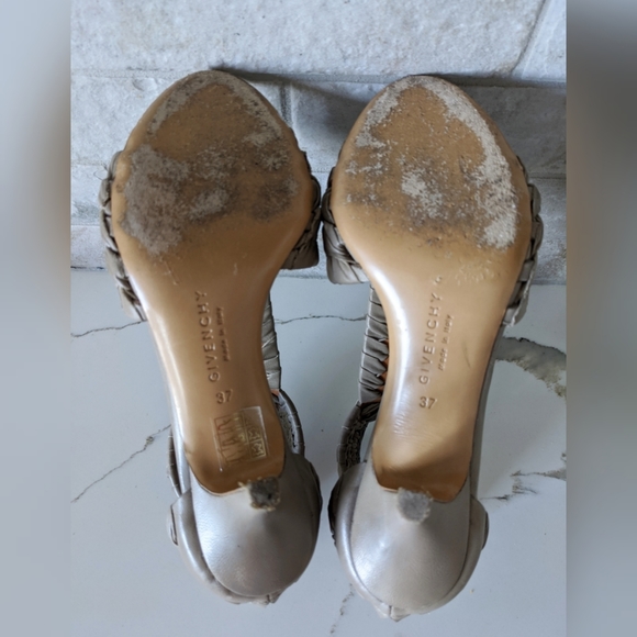 GIVENCHY taupe woven leather heels - Picture 6 of 10